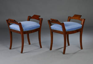 Et par Karl Johan taburetter af mahogni, ca. 1820 2