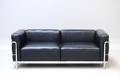 Le Corbusier 1887-1965. LC3 Fritstående sofa