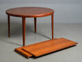 Rundt spisebord af teak, 2 tillægsplader, 19501960 3