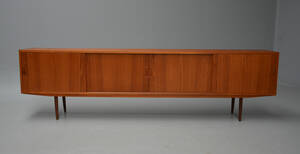 Dansk møbelproducent lav skænk i teak