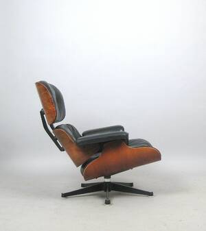 Charles  Ray Eames, Lounge Chair von Vitra Diese Ware steht erneut zur Auktion unter der Warennummer rnrn4214309