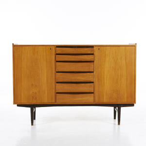 Sideboard 1900-talets mitt