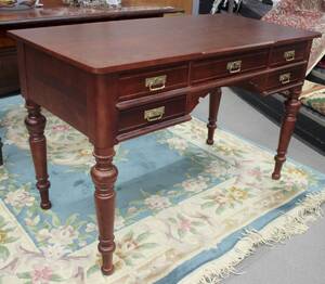 Skrivbord, 1880tals-stil
