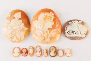 Samling  uindfattet cameér 11