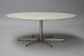 Arne Jacobsen. Cirkulært sofabord Denne vare er sat til omsalg under nyt varenummer 4176392