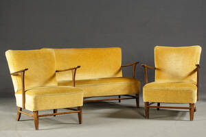 Couchgarnitur 3. 1950er Jahre. Holz Samtbezug.