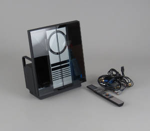 Bang  Olufsen. Beosound 3000 samt fjernbetjening 2