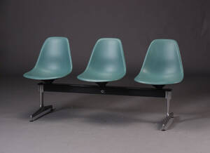 Charles Eames. Tre-pers. bænk 