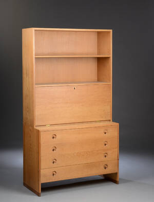 Hans J. Wegner. Kommode med løs overdel, eg 2 