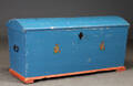 Kiste af bemalet træ, 1800-tallet med senere dele