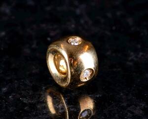Hängsmycke 18K Guld med briljantslipade diamanter