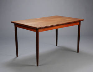 Dansk møbelproducent. Spisebord