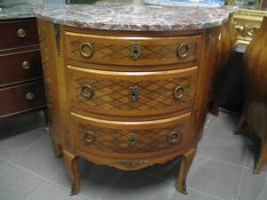 Byrå, Louis XV-stil stenskiva 