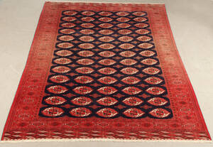 Bokhara, Persien. Orientalsk håndknyttet tæppe. 225 x 310 cm