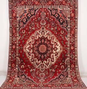 Persisk handknuten matta Bakhtiari, mått 305x214cm.