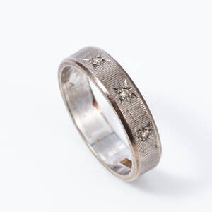 Ring 18 k vitguld diamanter