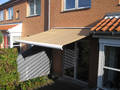 Markise, 3,5 meter, 100 acryldug, hellukket aluminiumskasse, motor og fjernbetjening.