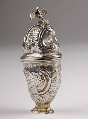 Dansk rococo hovedvandsæg af sølv, dateret 1773