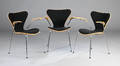 Arne Jacobsen 1902-1971. Tre amstole model 3207. 3
