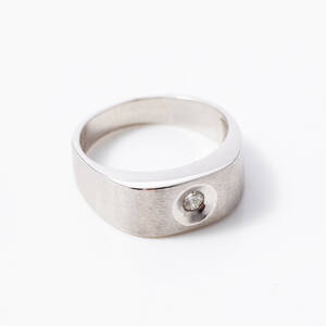 Ring 18 k vitguld diamant