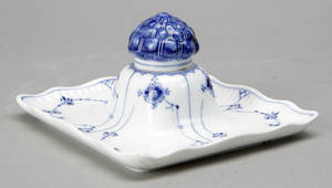 Kgl. Porcelæn. Musselmalet. Blækhus