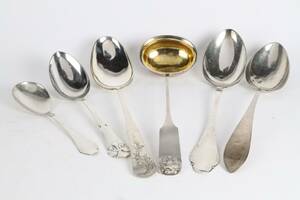 Samling på seks større skeer, potage- og kartoffelskeer, 19.20. årh.