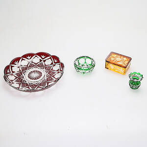 SAMLING ÖVERFÅNGSGLAS, 4 delar, slipad dekor, 1900-tal.