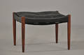 J. L. Møller Skammel af palisander med sort læder