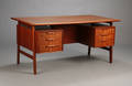 Omann Jun. Fritstående skrivebord