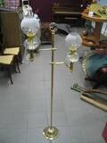 Golvfotogenlampa