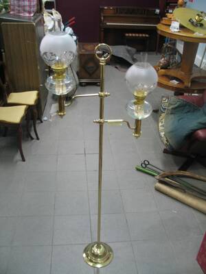 Golvfotogenlampa