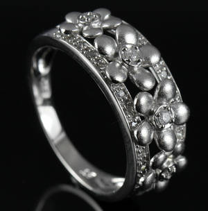 Morgenfrue ring fra Heartbeats.