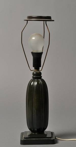 Just Andersen 1884-1943 Bordlampe i diskometal