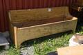 Fållbänk, lock saknas, L 180 cm, H 70 cm