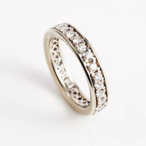 Helalliansring 18 k vitguld briljanter