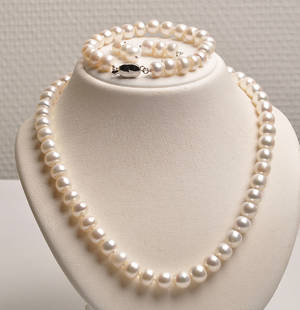 Smykkesæt med hvide ferskvands kulturperler