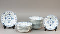 Royal Copenhagen. Musselmalet halvblonde dybe tallerkener nr. 659 og 566, 1. sort. 18