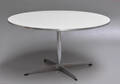 Arne Jacobsen. Lounge sofabord. Ø 90 cm  Denne vare er sat til omsalg under nyt varenummer 4576443