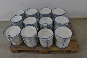 Pall med tallrikar diameter 24 cm 12 buntar