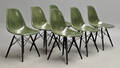 Charles Eames. Sæt på seks grønne glasfiber skalstole, model DSW 6 