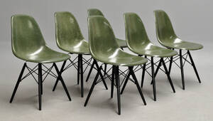 Charles Eames. Sæt på seks grønne glasfiber skalstole, model DSW 6 