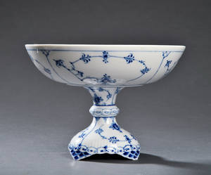 Kgl. Porcelæn. Musselmalet, halvblonde. Opsats