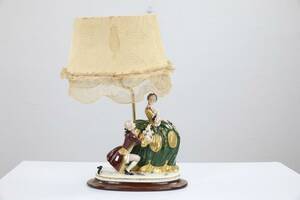 BORDSLAMPA, porslin, 1900-tal