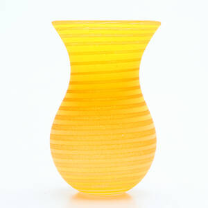 GUNNEL SAHLIN. Vas, glas, Kosta Boda, signerad.