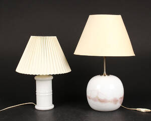 Holmegaard, to bordlamper, hvidt opalglas 2