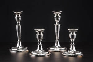 Svend Toxværd. To par lysestager af sølv 4