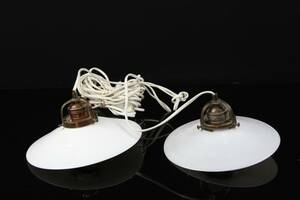 SKOMAKARLAMPOR, 2 st, 1900-talets förra hälft