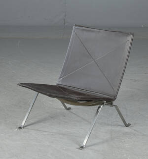 M24918 - Poul Kjærholm. Lænestol model PK22, brun læder