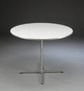 Arne Jacobsen  Piet Hein. Rundt cafébord  Denne vare er sat til omsalg under nyt varenummer 4236134