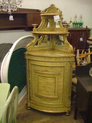 Hörnskåp, 1800-tal